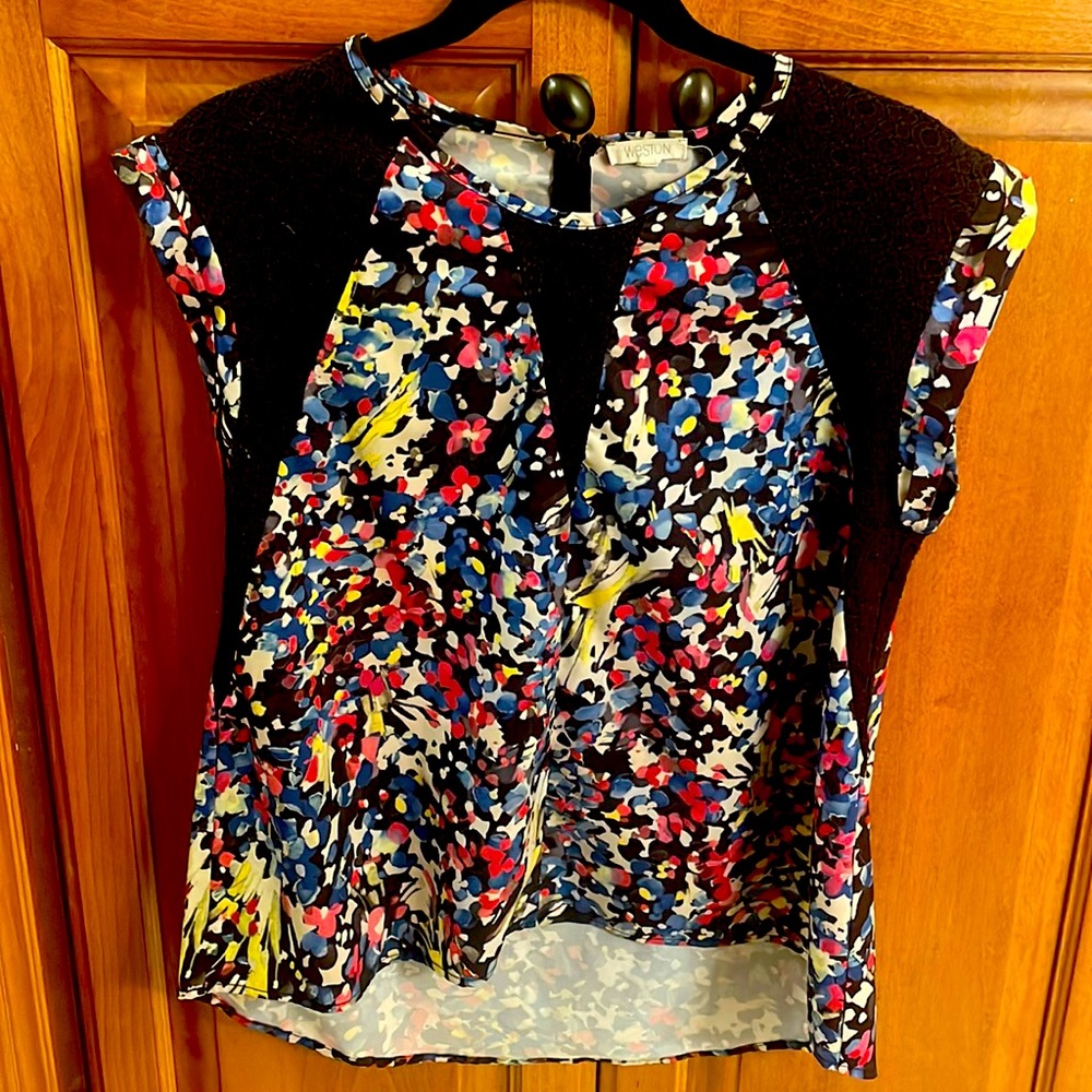 Printed multicolor cap sleeve top with black detail